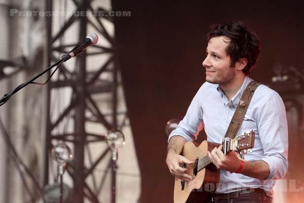 VIANNEY - 2016-07-21 - PARIS - Parvis de l'Hotel de Ville - 